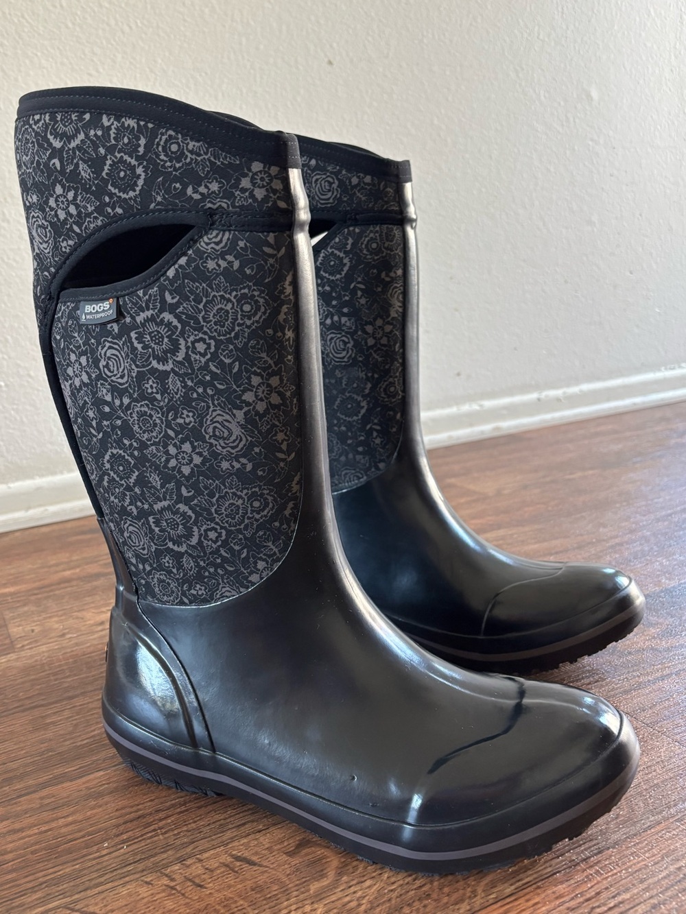 Bogs Women's Plimsoll Quilted Floral Tall Rain Winter Boots Classic Waterproof
